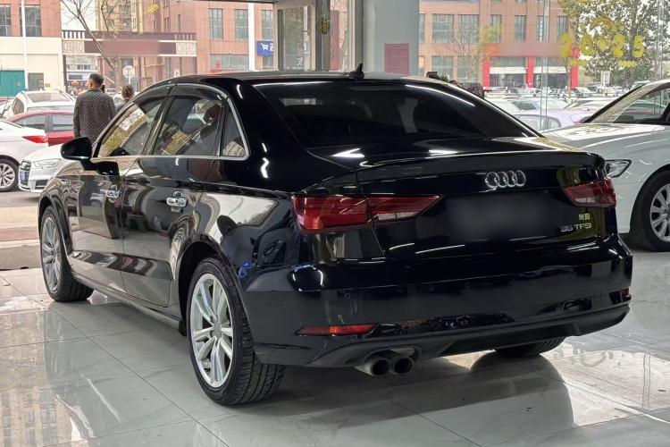 奥迪A3 2018款 30周年年型 Limousine 35 TFSI 进取型车身外观6005