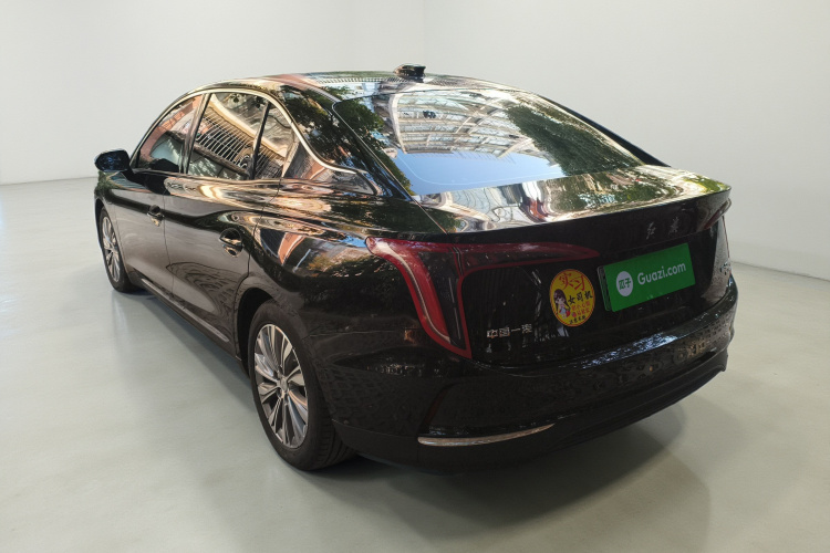 红旗E-QM5 2023款 620km PLUS车身外观5