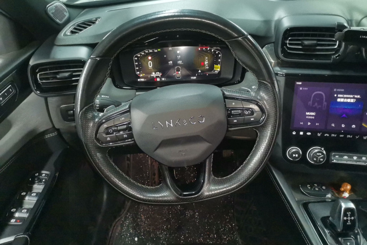 领克03 2022款 2.0TD DCT劲Pro中控内饰13