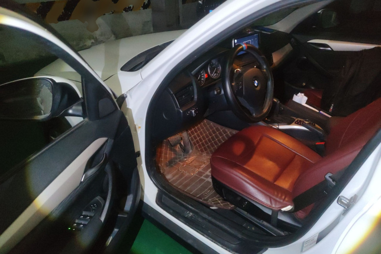 宝马X1 2013款 sDrive18i 时尚型中控内饰20