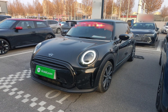 MINI 2023款 改款 1.5T COOPER 艺术家