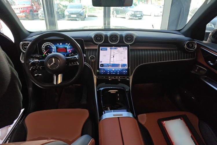奔驰GLC 2023款 GLC 260 L 4MATIC 豪华型 5座中控内饰12