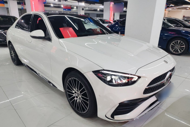 奔驰C级 2023款 C 260 L 运动版车身外观3