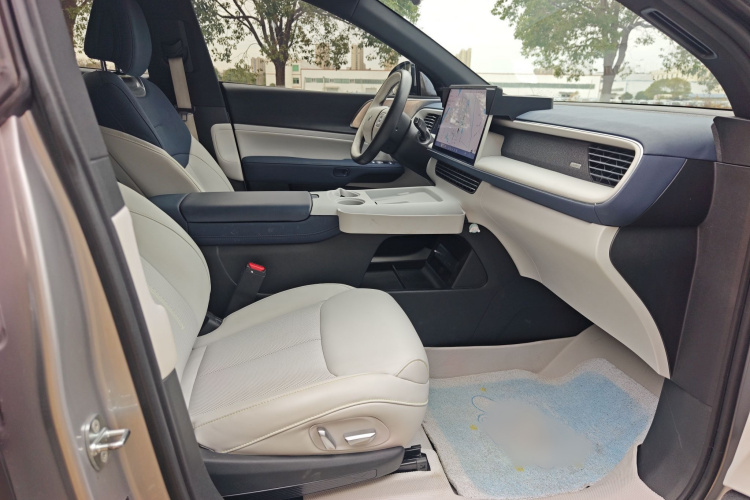 小鹏G6 2023款 580 长续航 Pro中控内饰7005