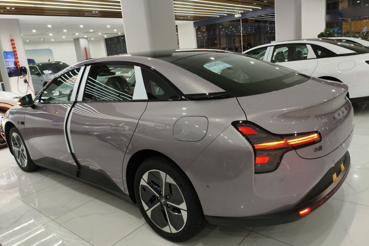 小鹏MONA M03 2025款 620 超长续航 Plus车身外观4