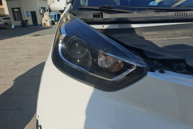 奇瑞 小蚂蚁 2021款 20万蚁粉款 朝气版 磷酸铁锂 301km车身外观8