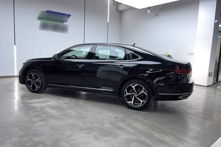 大众 帕萨特 2025款 出众款 380TSI 星空龙腾版车身外观6003