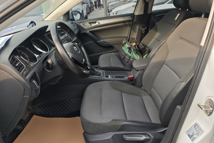 大众 高尔夫 2018款 230TSI 自动舒适型局部细节19