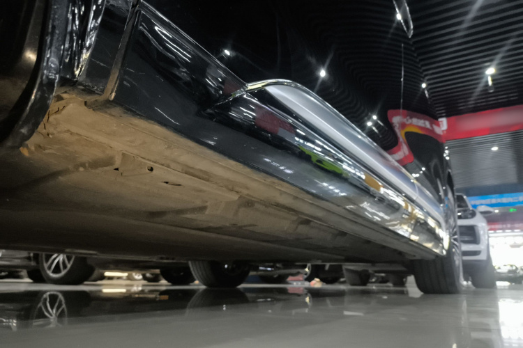 腾势D9 2022款 DM-i 970 四驱尊荣型局部细节9002