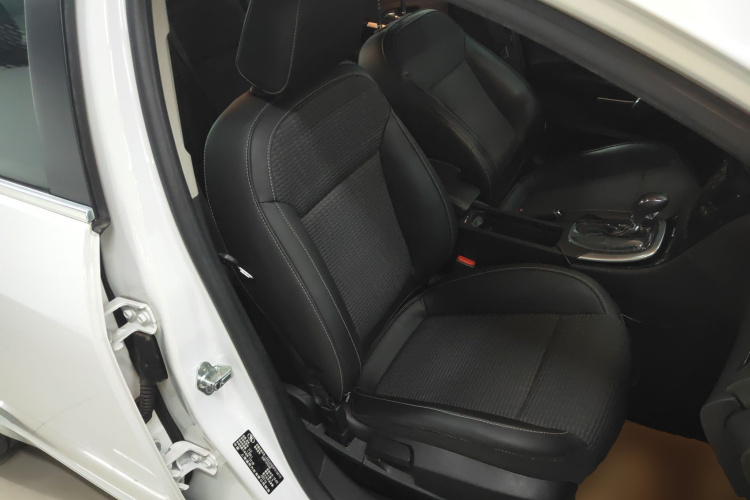 别克 君威 2015款 1.6T 领先技术型局部细节41