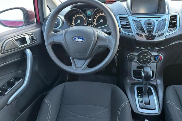 福特 嘉年华 2013款 两厢 1.5L 自动时尚型中控内饰7004