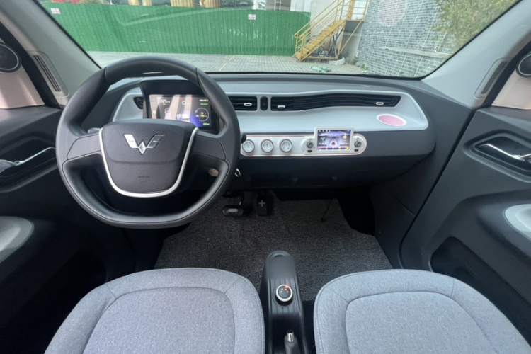 五菱汽车 宏光MINIEV 2022款 马卡龙臻享款 磷酸铁锂中控内饰7004