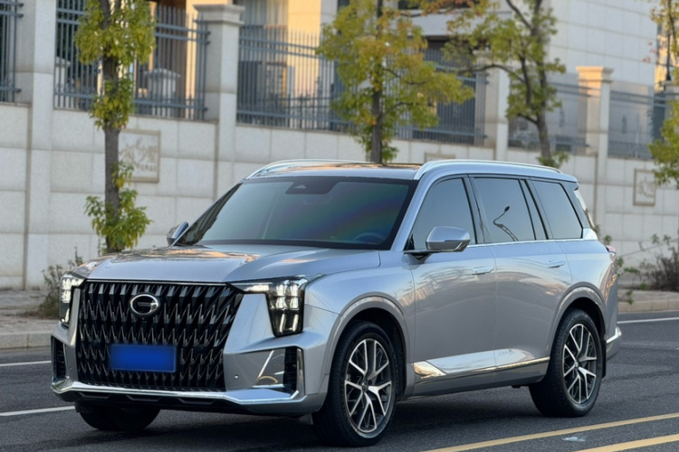 广汽传祺 传祺GS8 2022款 双擎系列 2.0TM 两驱尊贵版 （七座）车身外观1