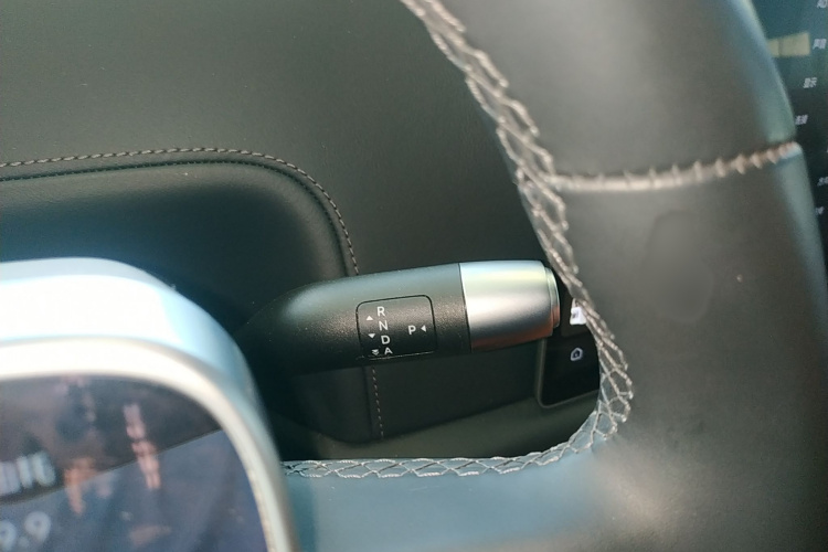 理想汽车 理想L9 2022款 Max局部细节18