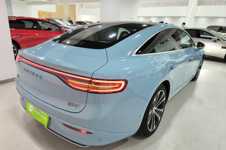 鸿蒙智行 智界S7 2024款 Ultra 四驱旗舰版车身外观7