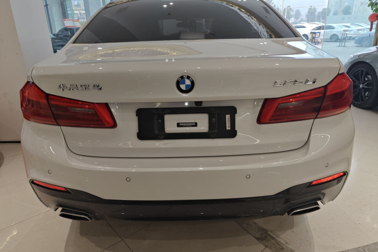 宝马5系 2019款 改款 525Li M运动套装车身外观6