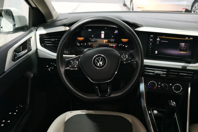 大众 Polo 2023款  Plus 1.5L 自动炫彩科技版中控内饰13