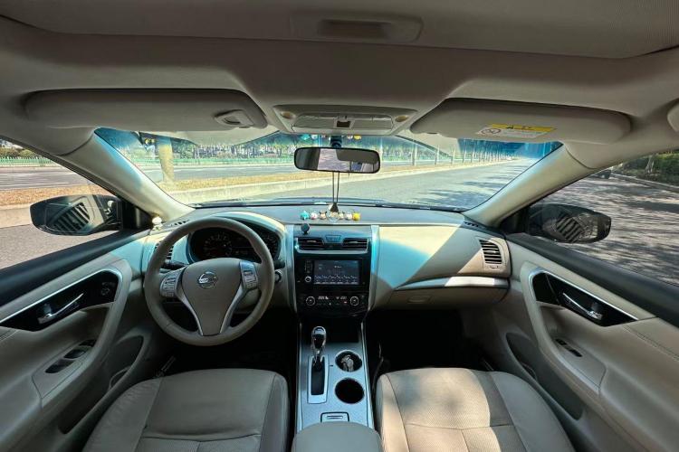 日产 天籁 2016款 2.0L XL舒适版中控内饰12