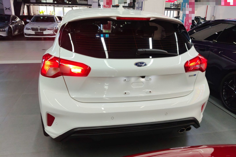 福特 福克斯 2021款 两厢 EcoBoost 180 自动锋潮型车身外观6003