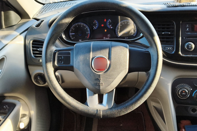 菲亚特 致悦 2014款 1.4T 自动时尚版局部细节13