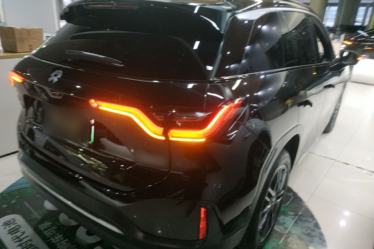 蔚来ES6 2020款 600KM 运动版车身外观7