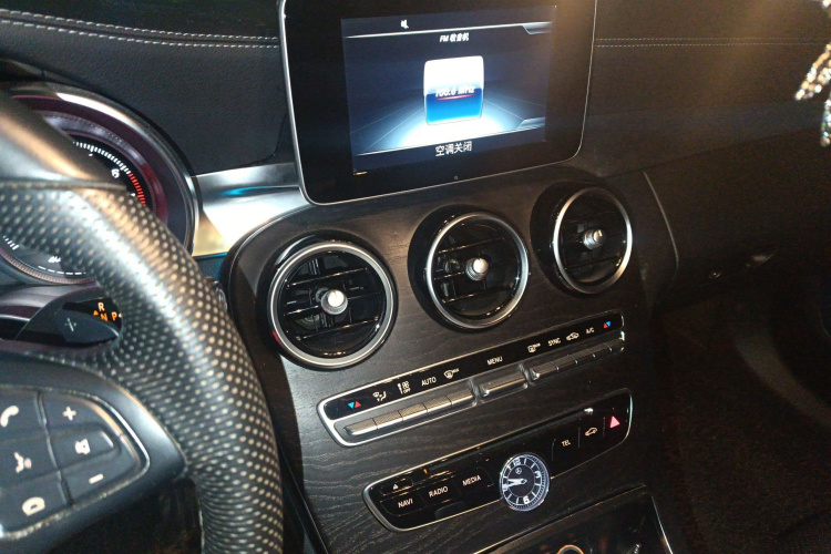 奔驰C级 2015款 C 200 L 运动型局部细节16