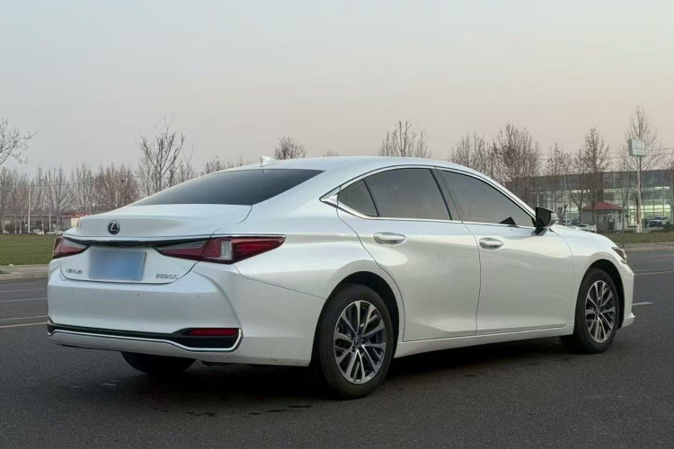 雷克萨斯ES 2023款 200 卓越版车身外观6005