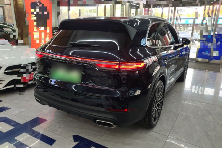 保时捷 Cayenne新能源 2022款 Cayenne E-Hybrid 2.0T 铂金版车身外观7
