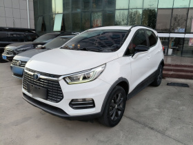 比亚迪 元新能源 2018款 EV360 智联炫酷型