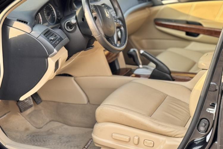 本田 雅阁 2012款 2.0L SE局部细节19