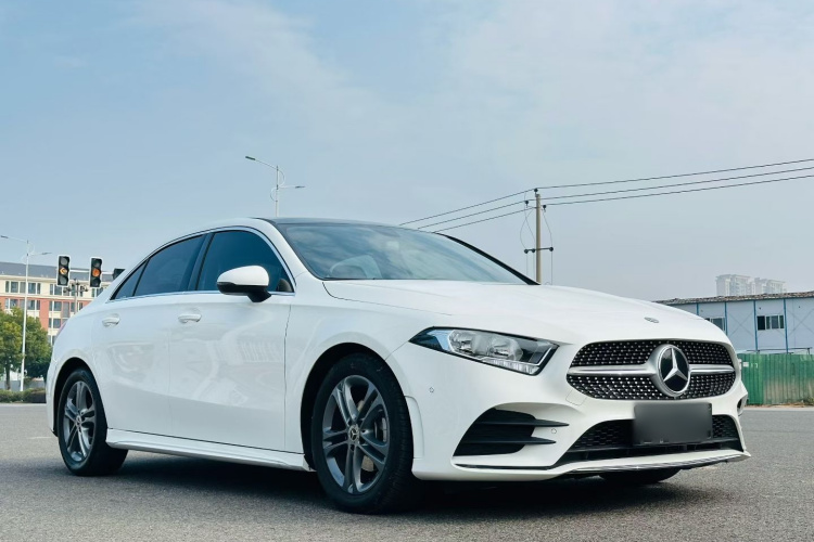 奔驰A级 2021款 A 180 L 运动轿车车身外观6006