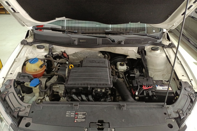 大众 朗行 2013款 1.6L 自动舒适型机舱底盘24