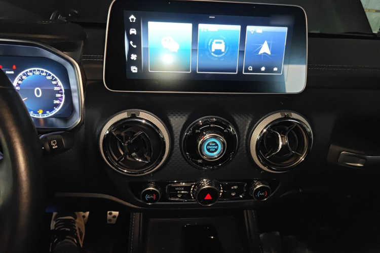 北京BJ40 2023款 2.0T 自动四驱城市猎人版侠客型局部细节16