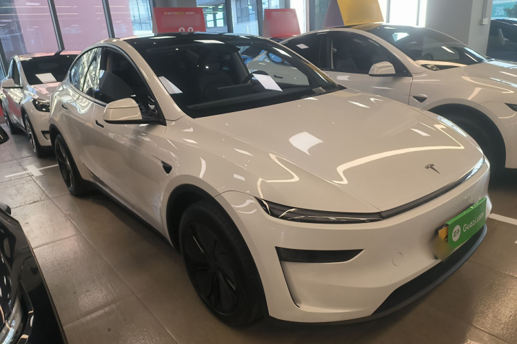 特斯拉 Model Y 2025款 后轮驱动版车身外观3