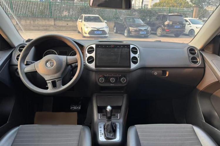 大众 途观 2016款 300TSI 自动两驱风尚版中控内饰7001