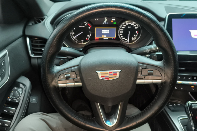 凯迪拉克CT5 2022款 28T 豪华型（标准版）中控内饰13