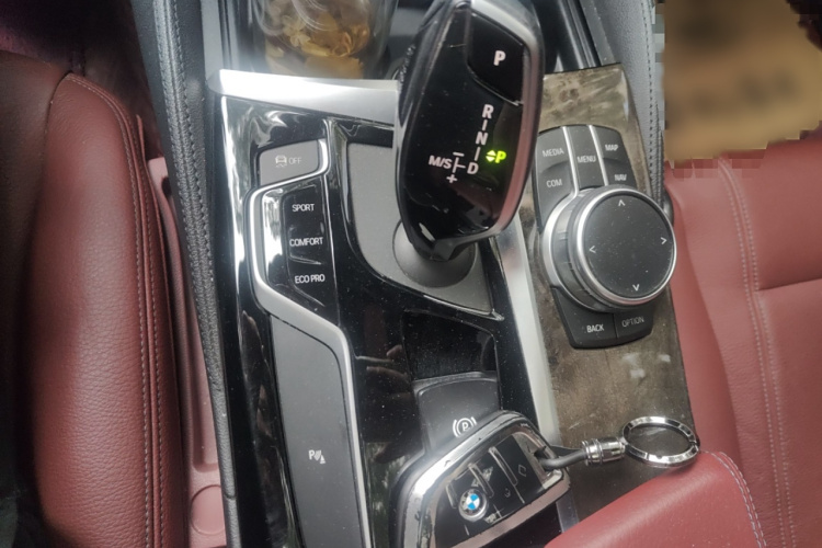 宝马5系 2020款 530Li 领先型 M运动套装局部细节18