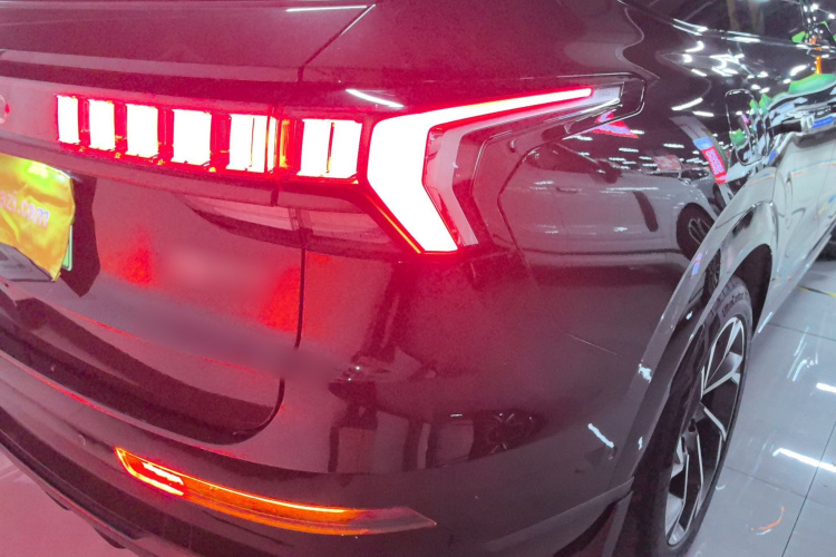 领克09 EM-P 2021款 2.0T PHEV Halo 六座车身外观9