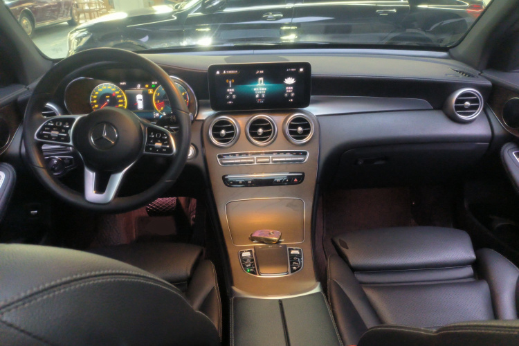奔驰GLC 2020款 GLC 260 L 4MATIC 豪华型中控内饰12