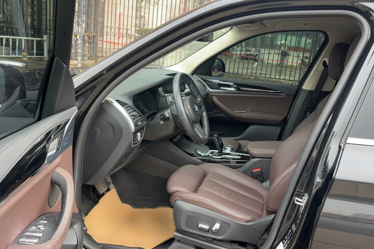 宝马X3 2021款 改款 xDrive25i M运动套装中控内饰7001