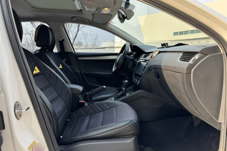 斯柯达 明锐 2018款 1.6L 自动豪华版局部细节41