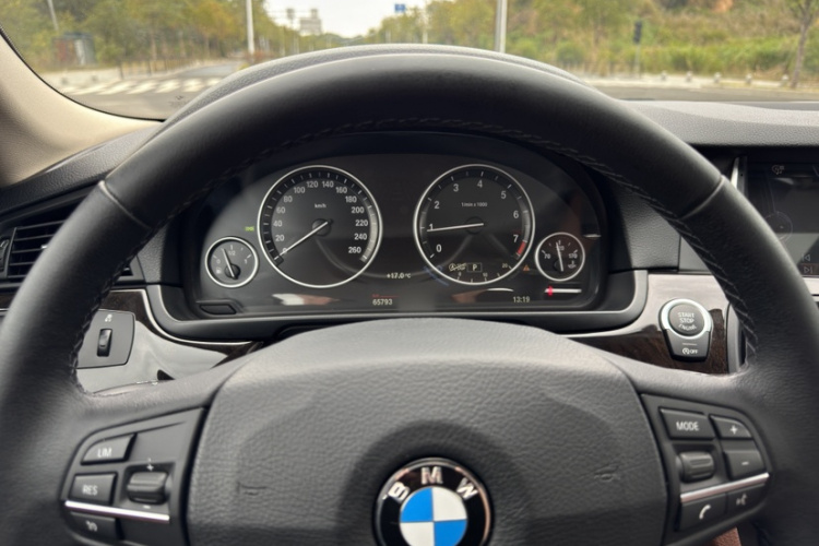 宝马5系 2014款 525Li 领先型局部细节14