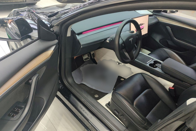 特斯拉 Model 3 2022款 后轮驱动版中控内饰20