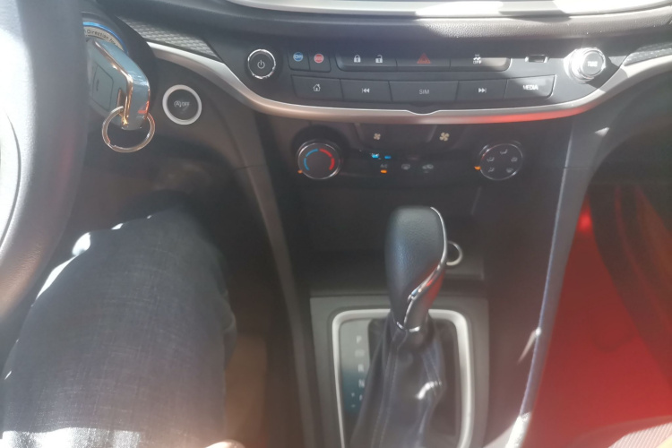 别克 英朗 2021款 改款 典范 1.5L 自动精英型局部细节18