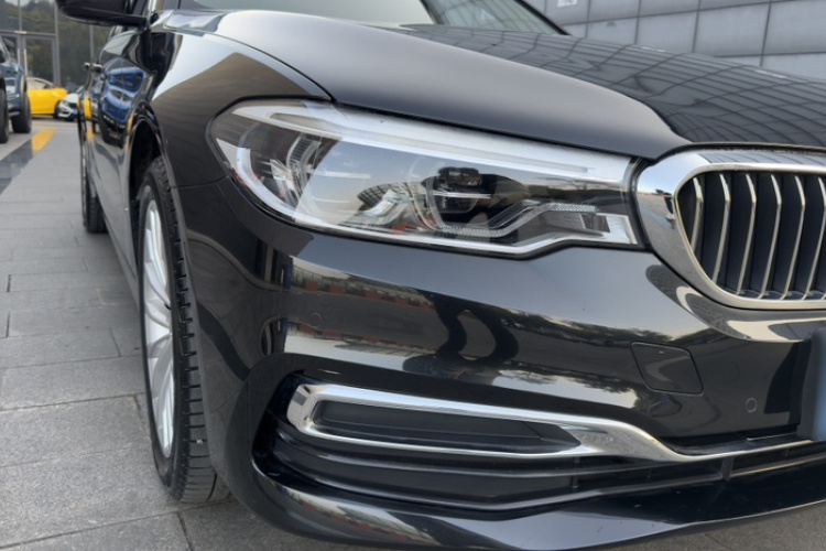 宝马5系 2019款 改款 530Li 尊享型 豪华套装车身外观6007