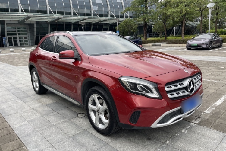 奔驰GLA 2018款 GLA 200 动感型车身外观6006