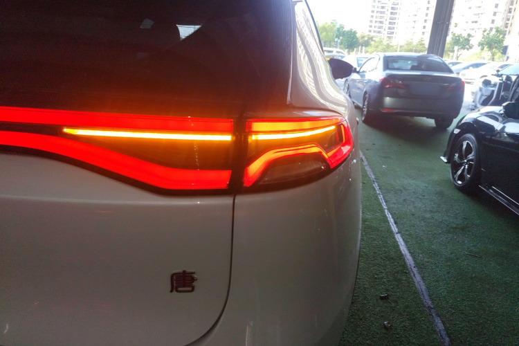 比亚迪 唐 2019款 2.0T 自动智联尊享型 5座 国VI车身外观6001