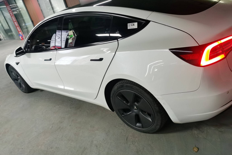 特斯拉 Model 3 2022款 后轮驱动版车身外观4
