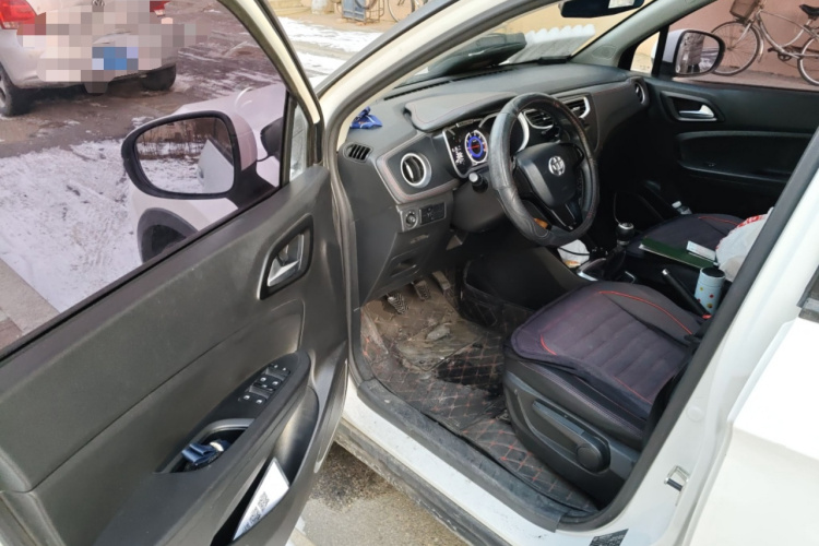 中华V3 2016款 1.5L 手动舒适型中控内饰20