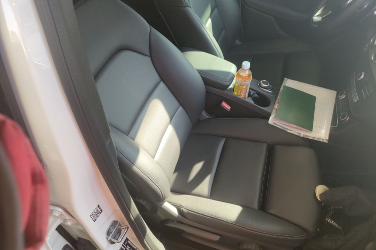 奔驰B级 2019款 B 200 动感型局部细节41